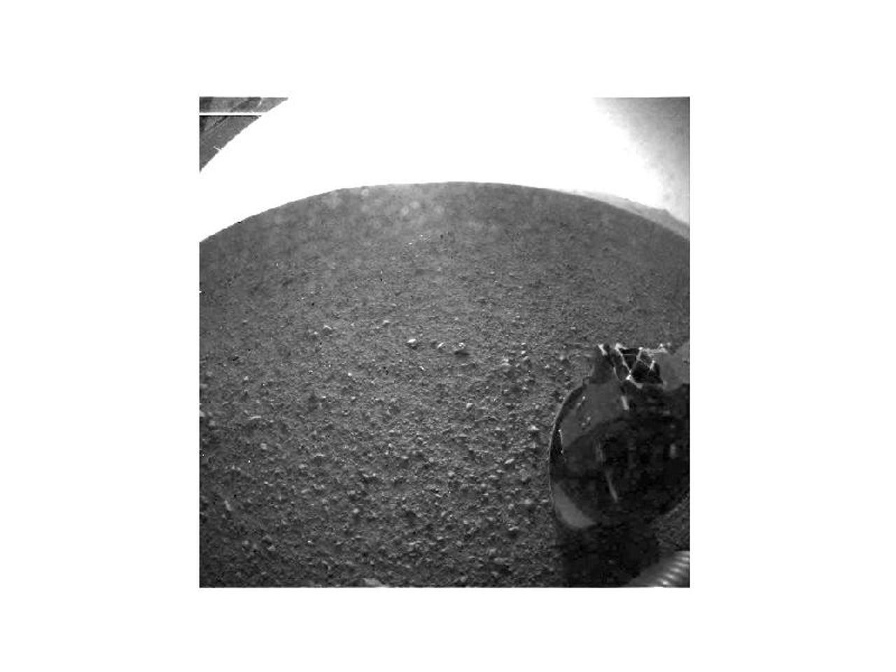 001_First_Image_from_Mars_01.jpg