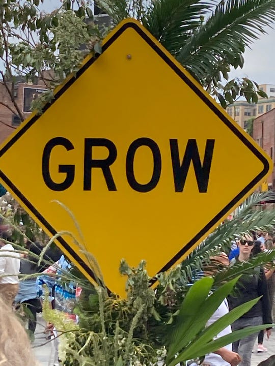 grow-sign-nyc-june-2021-photo-by-joe-mckendrick.jpg
