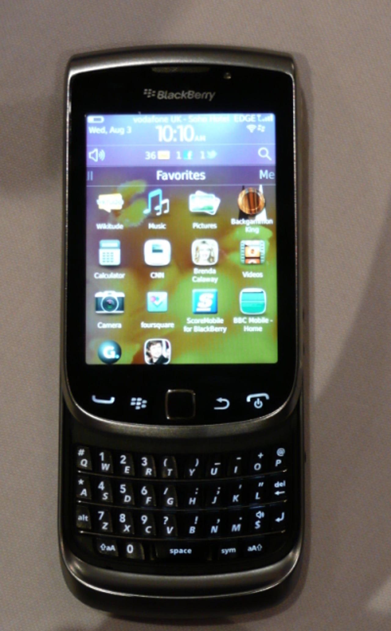 40154500-10-blackberry-torch-9810-front-view-400x646.jpg