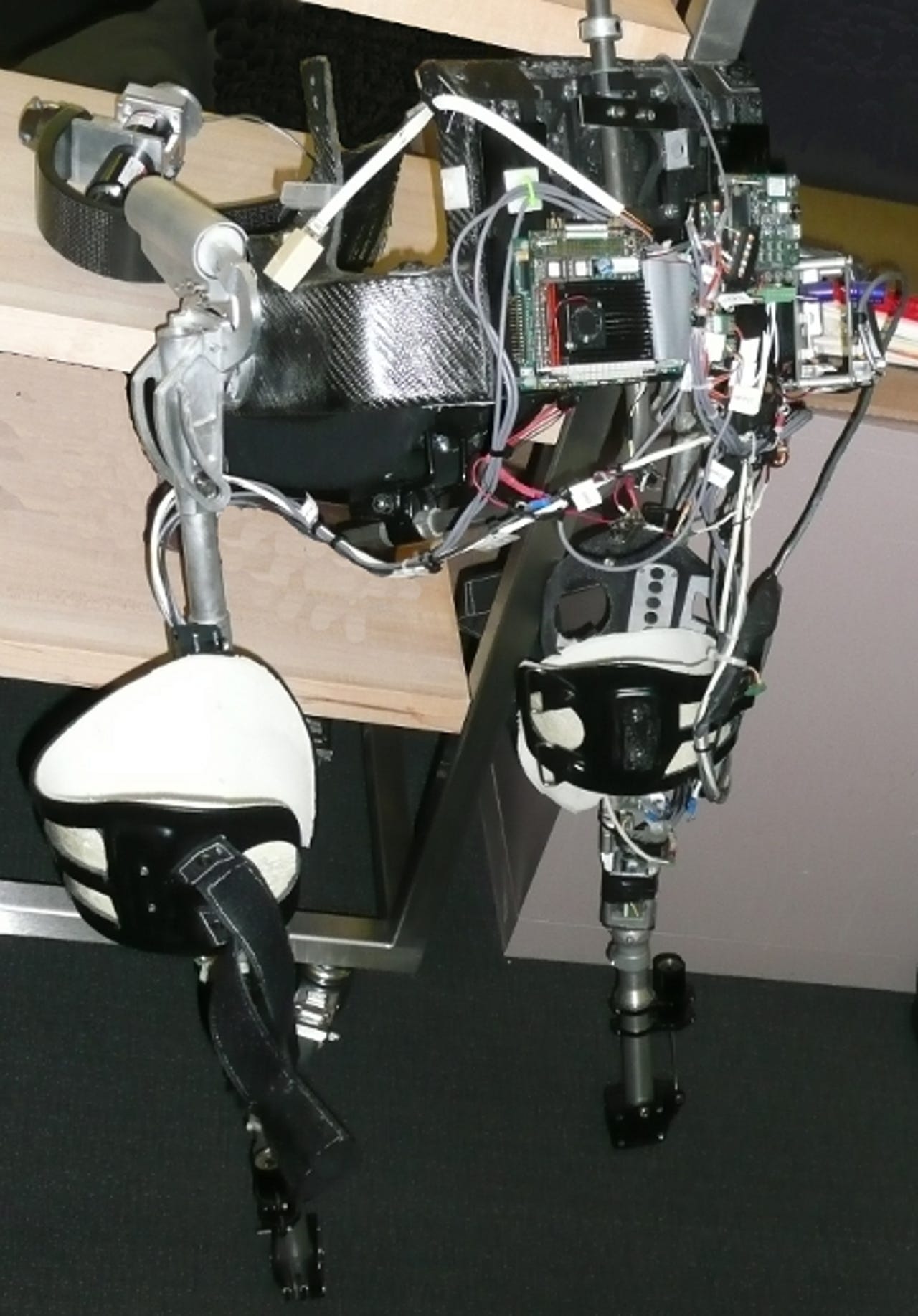 40153615-6-7-mit-media-labs-robot-walker2.jpg