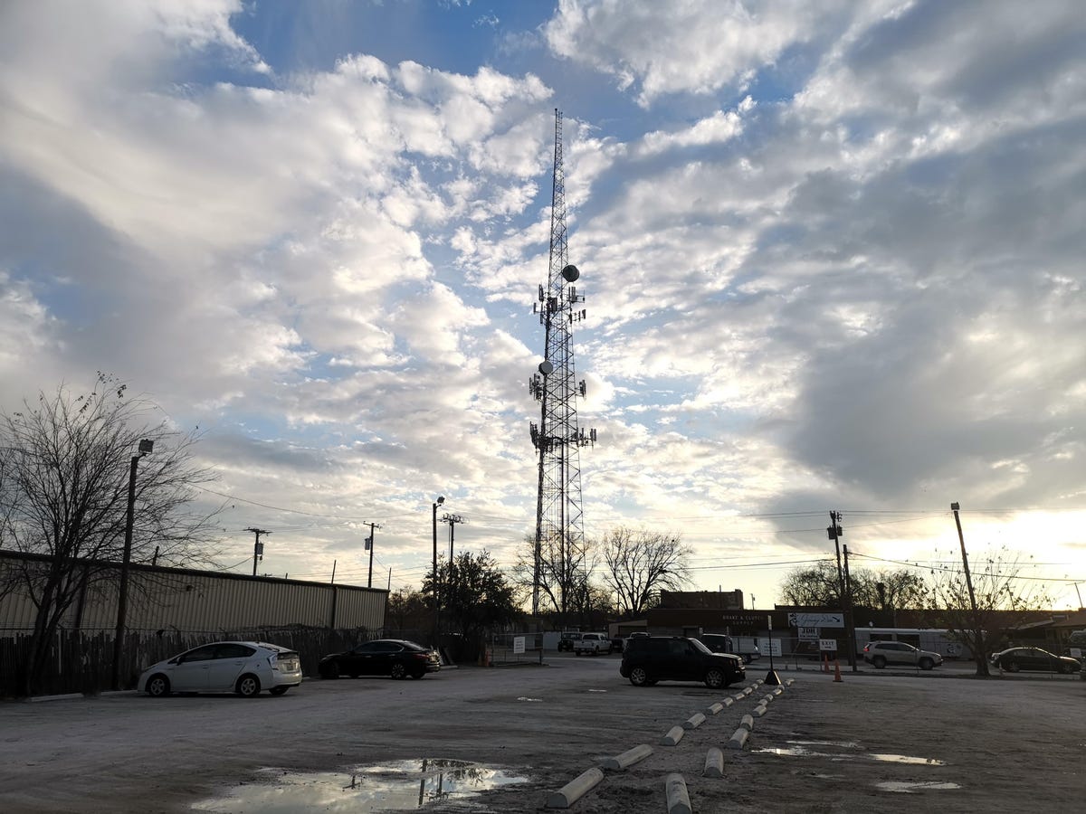 at-t-magnolia-5g-trial-cell-mobile-tower.jpg