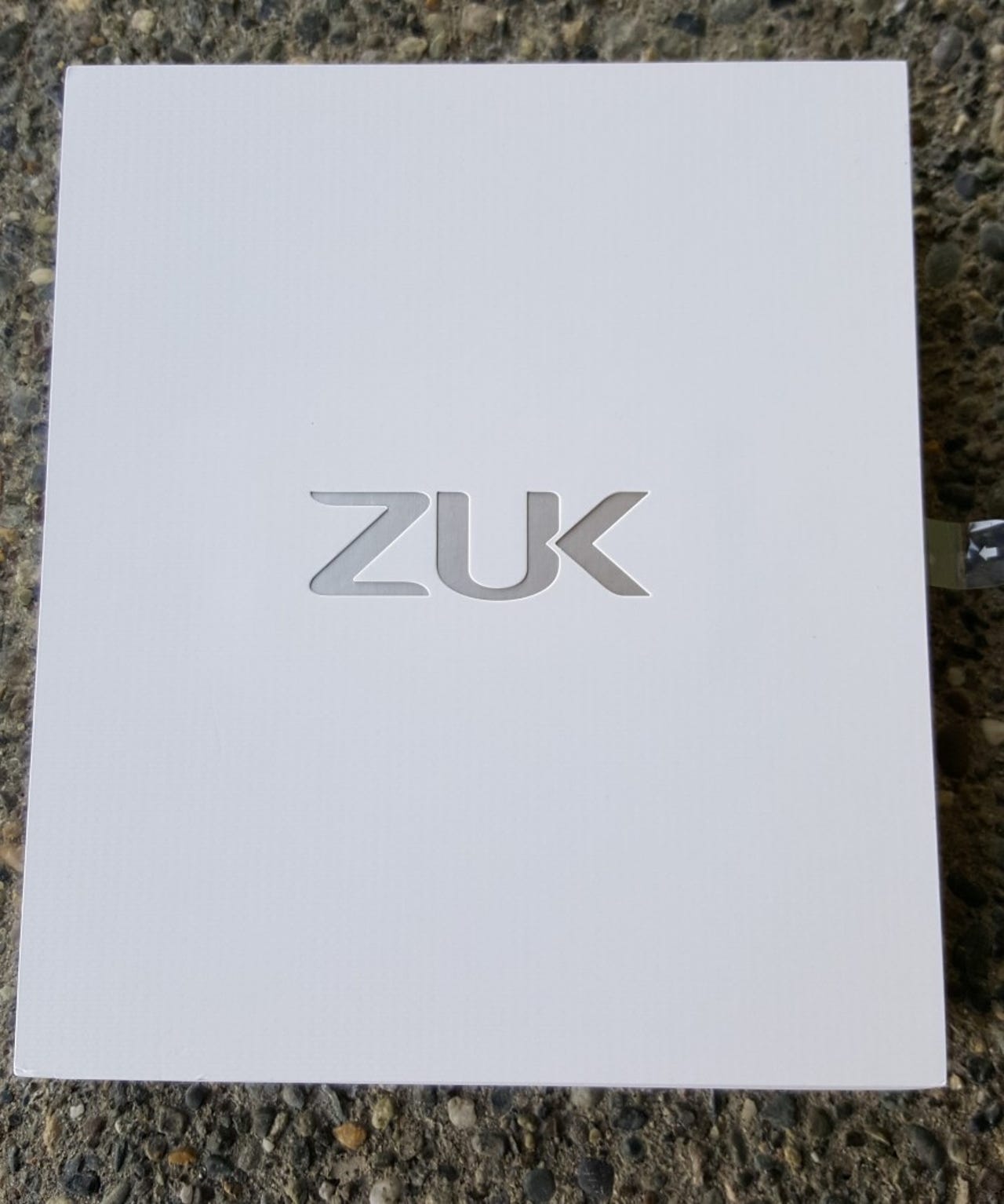 zuk-z1-1.jpg