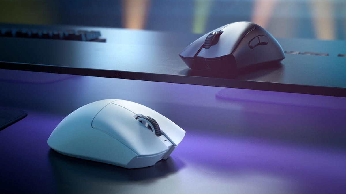 razer-deathadder-v3-pro-brings-tweaked-shape-lighter-weight-to-iconic-gaming-mouse-line