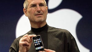 steve-jobs-announcing-original-iphone.jpg