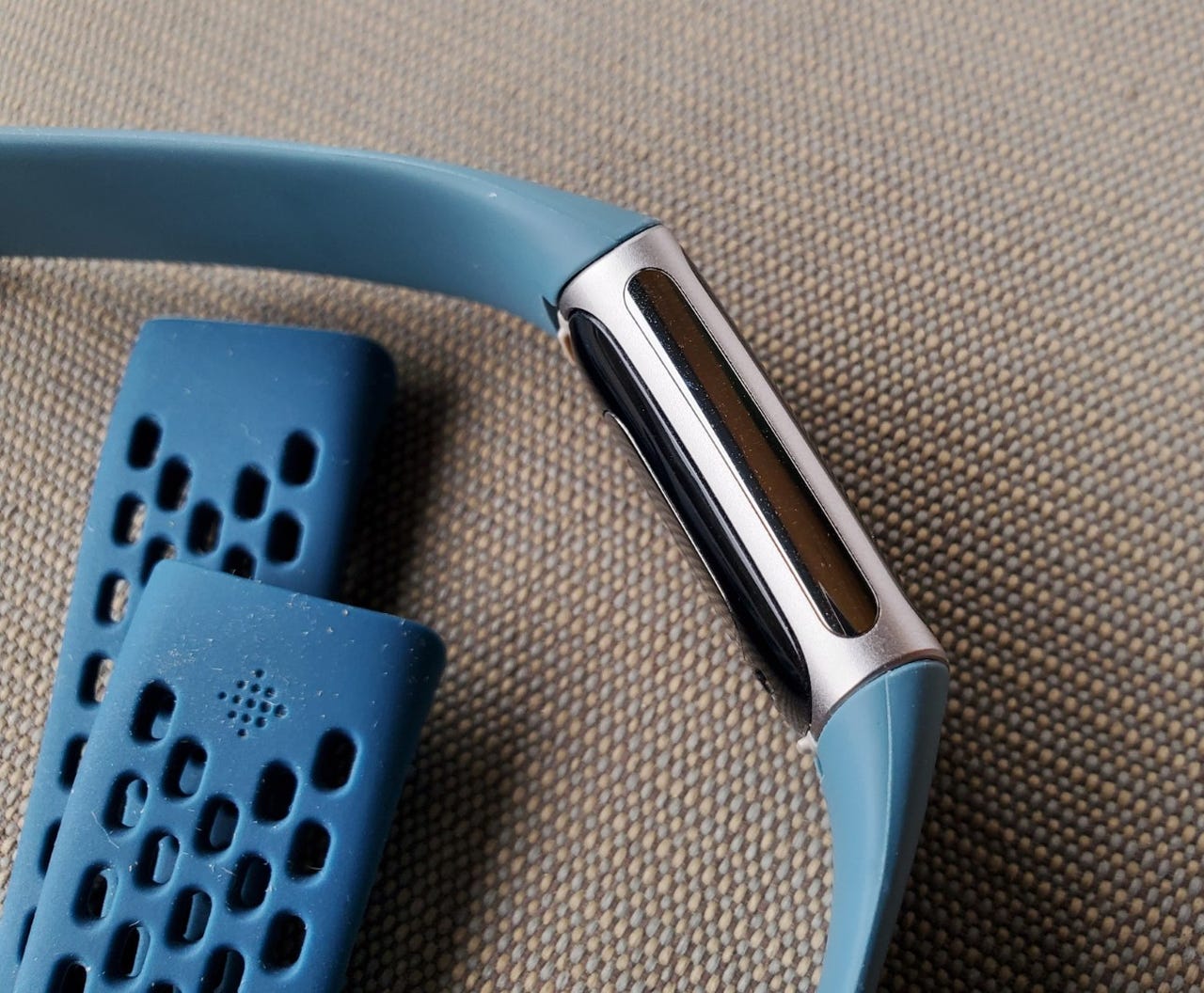 fitbit-charge-5-4.jpg