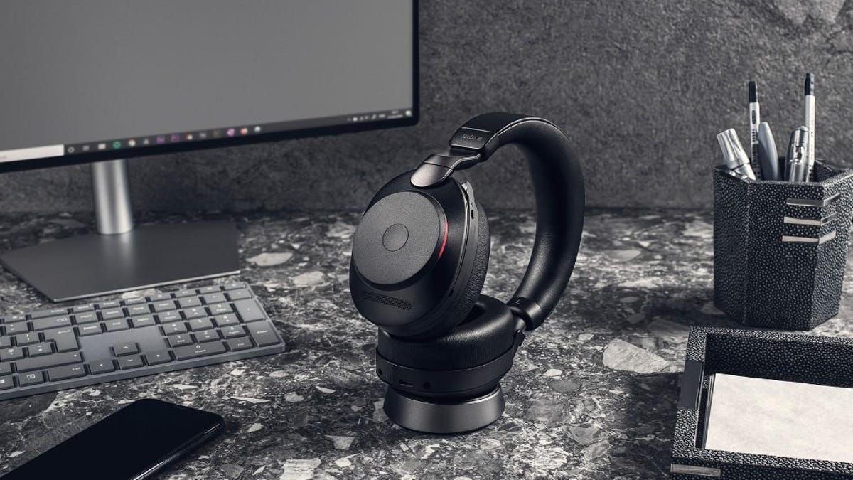 Jabra Evolve2 85 business headset review: Extensive Microsoft Teams  integration, 10 mics, and 37 hours battery