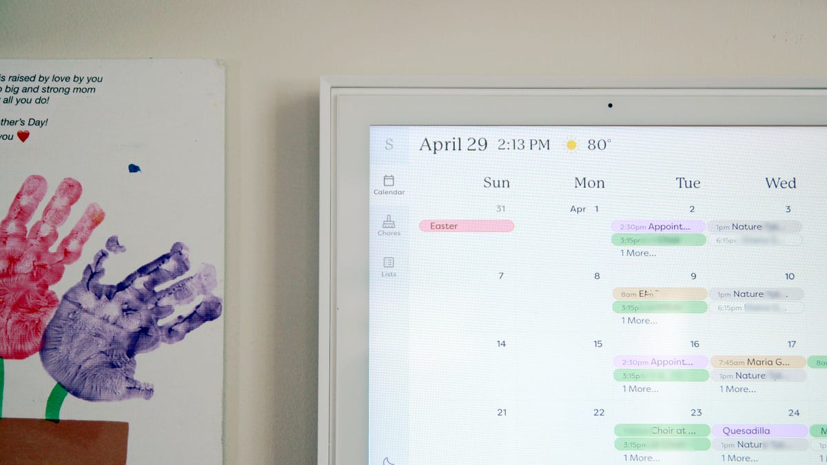 This digital calendar is the perfect gift for busy moms on Mother’s Day