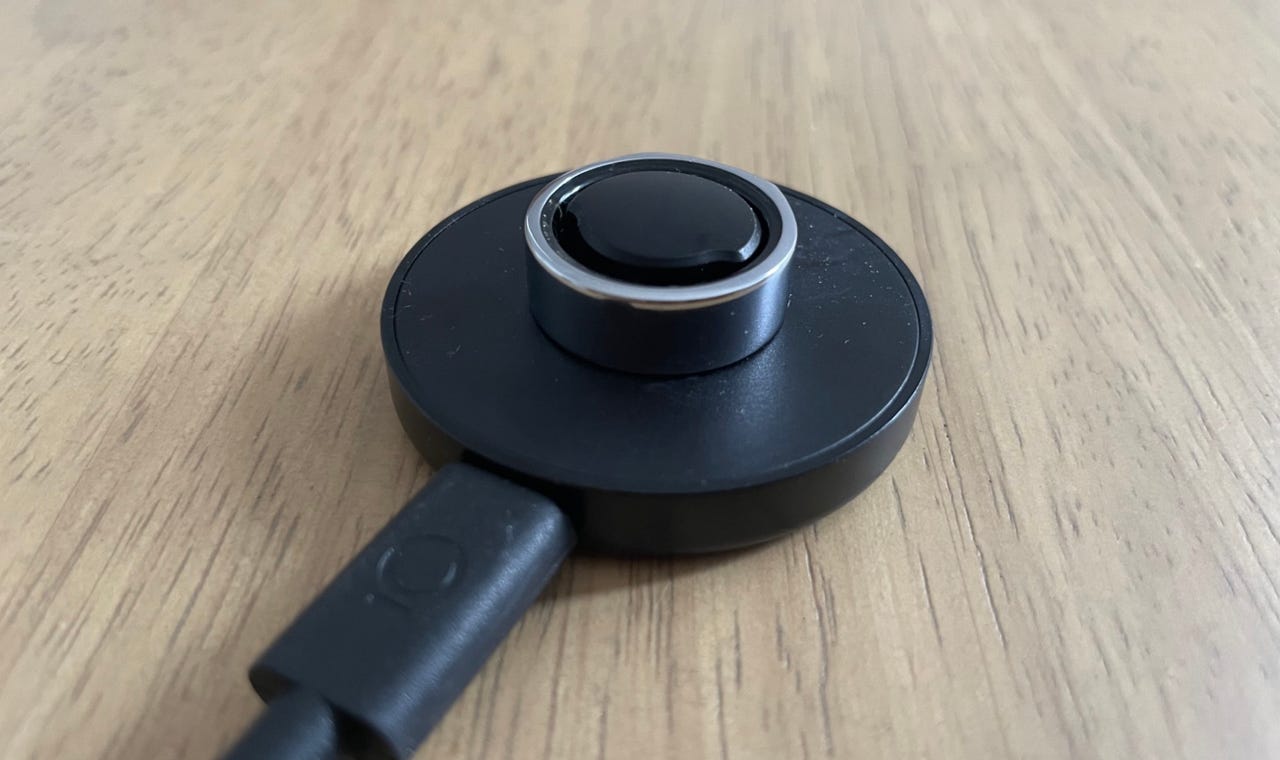 Oura Ring charging
