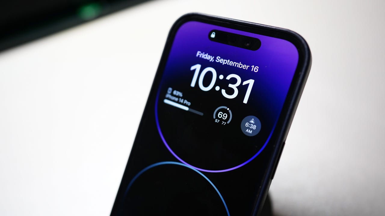 iphone-14-pro-lock-screen-always-on-display