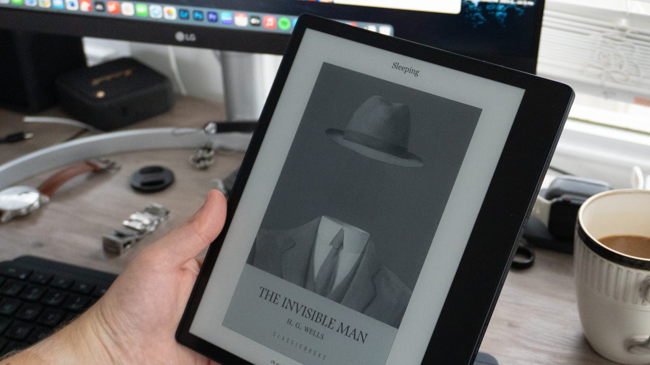 This Kindle Scribe alternative offers an e-ink tablet with a great reading  and writing experience