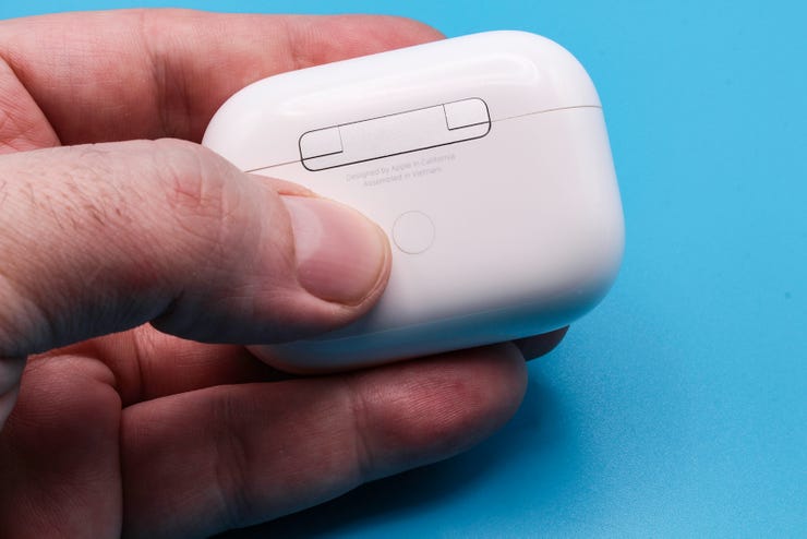 Kom forbi for at vide det tilbage Plenarmøde How to connect your AirPods to an iPhone (and just about any other device)  | ZDNET