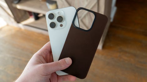 The Nomad Magnetic Leather Back in Rustic Brown has been removed from the iPhone 15 Pro.