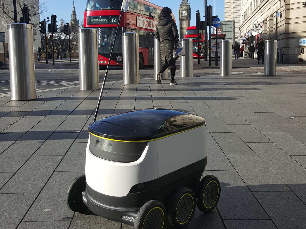 starship-is-trialling-the-delivery-robots-in-london.jpg