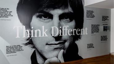 1976: Steve Jobs and Steve Wozniak found Apple Computer