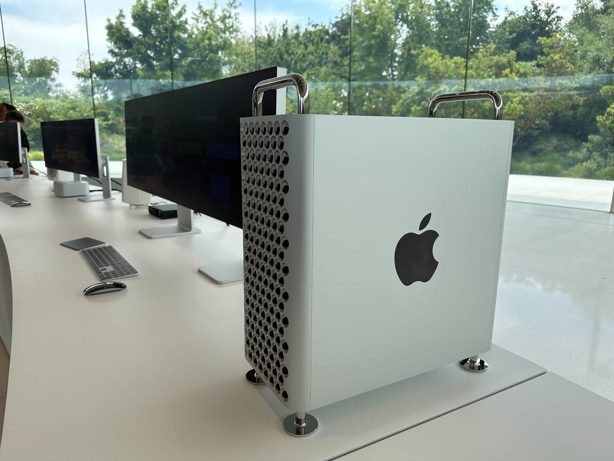 Mac renaissance: How Apple's chip transition yielded such an oddly  configured Mac Pro