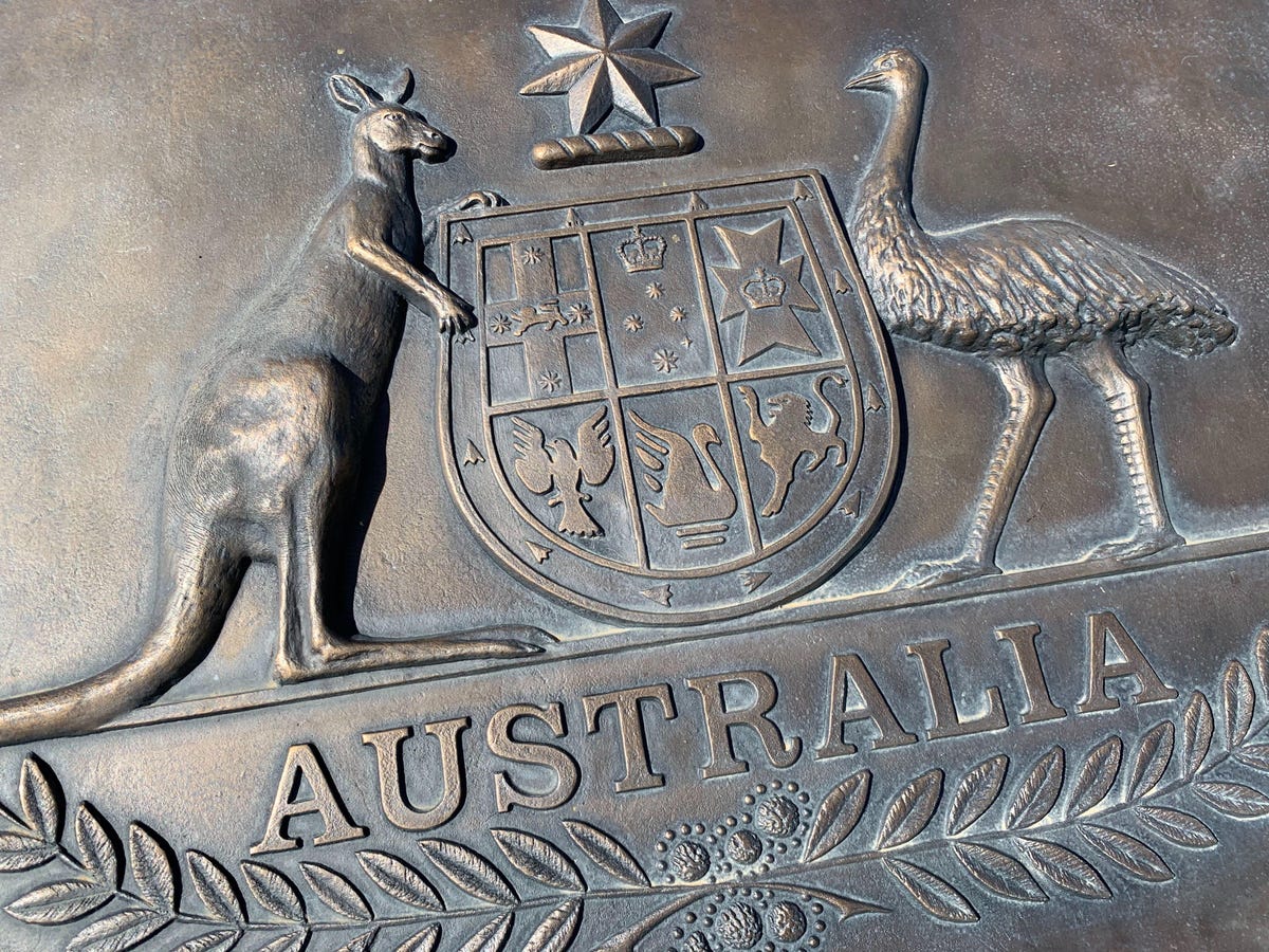 australia-australian-canberra-coat-of-arms-angled-left.jpg