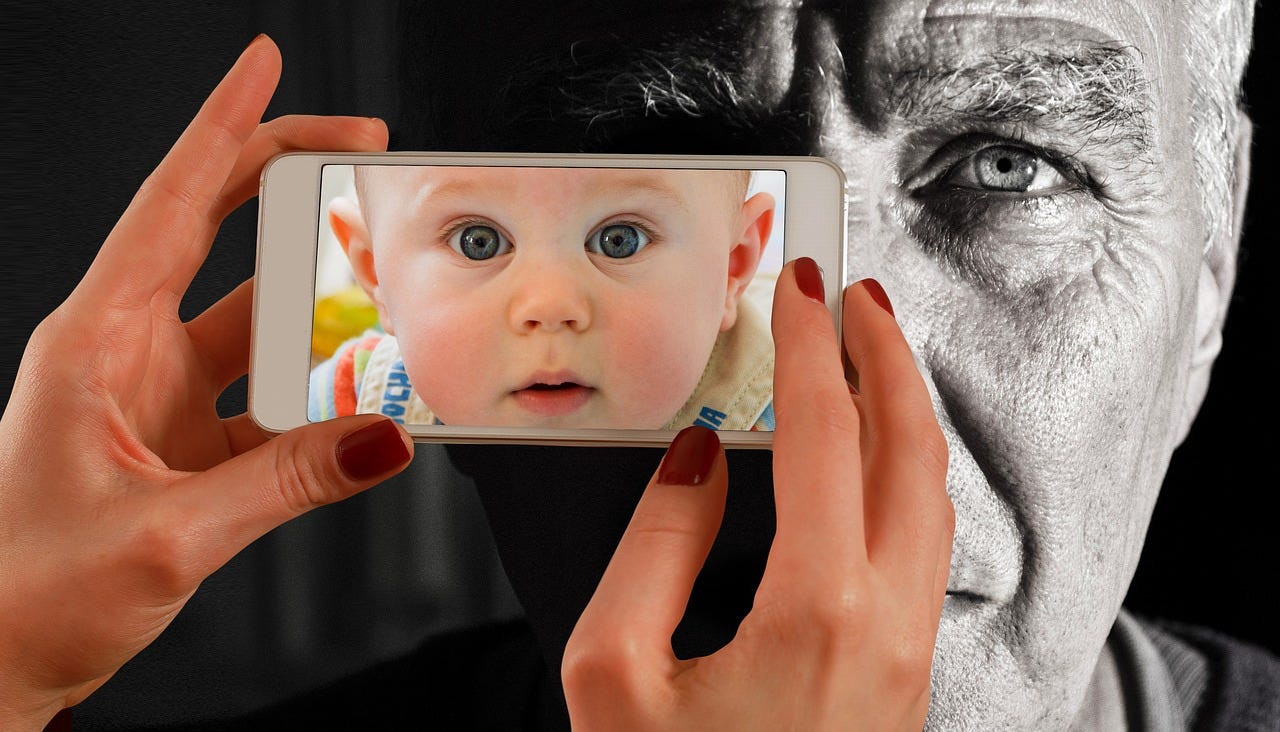 1-baby-smartphone-geralt.jpg