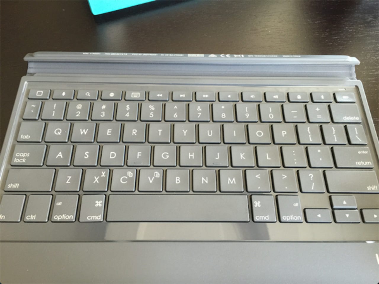 10-logi-blok-protective-keyboard-case-keyboard-closeup.jpg