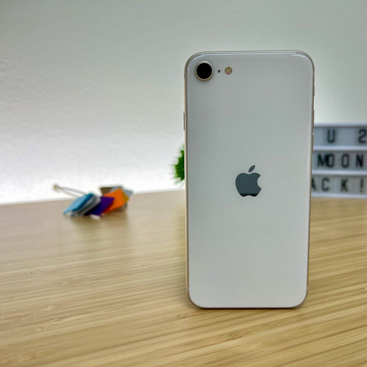 Apple iPhone SE review: You simply can't find a better at this | ZDNET
