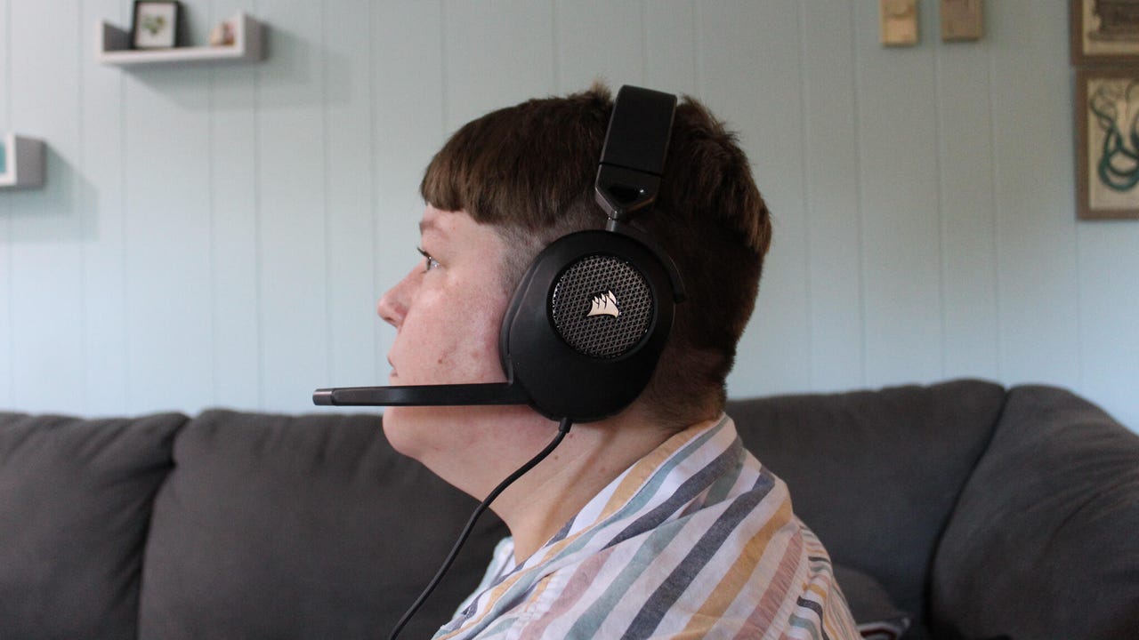 Corsair HS65 Surround review: A lightweight, dependable gaming headset