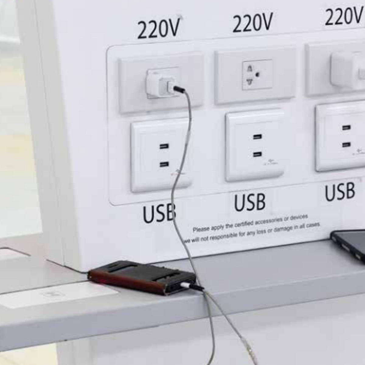 Officials warn about the dangers of using public USB charging