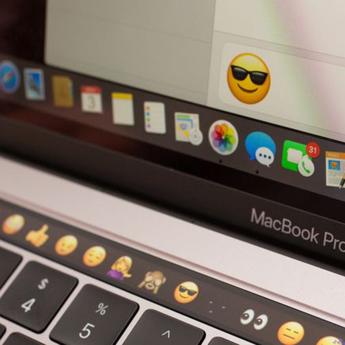 الى ابعد حد مناقشة التخلي عن  Click, click, clack: Apple's MacBook Pro 2016 keyboard sounds all wrong to  owners | ZDNet