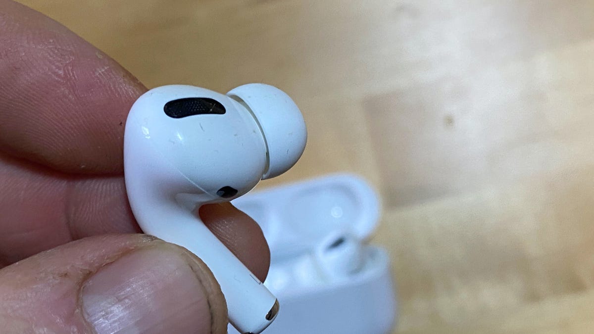 moth Committee do not do Apple to replace crackling AirPods Pro earbuds | ZDNET