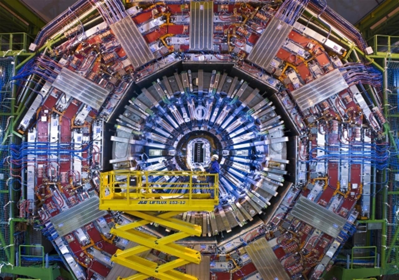 large-hadron-collider-tech-photos3.jpg