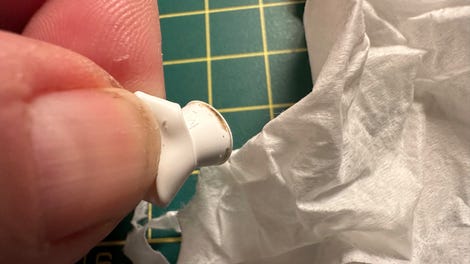 Cleaning the silicone earbud tip