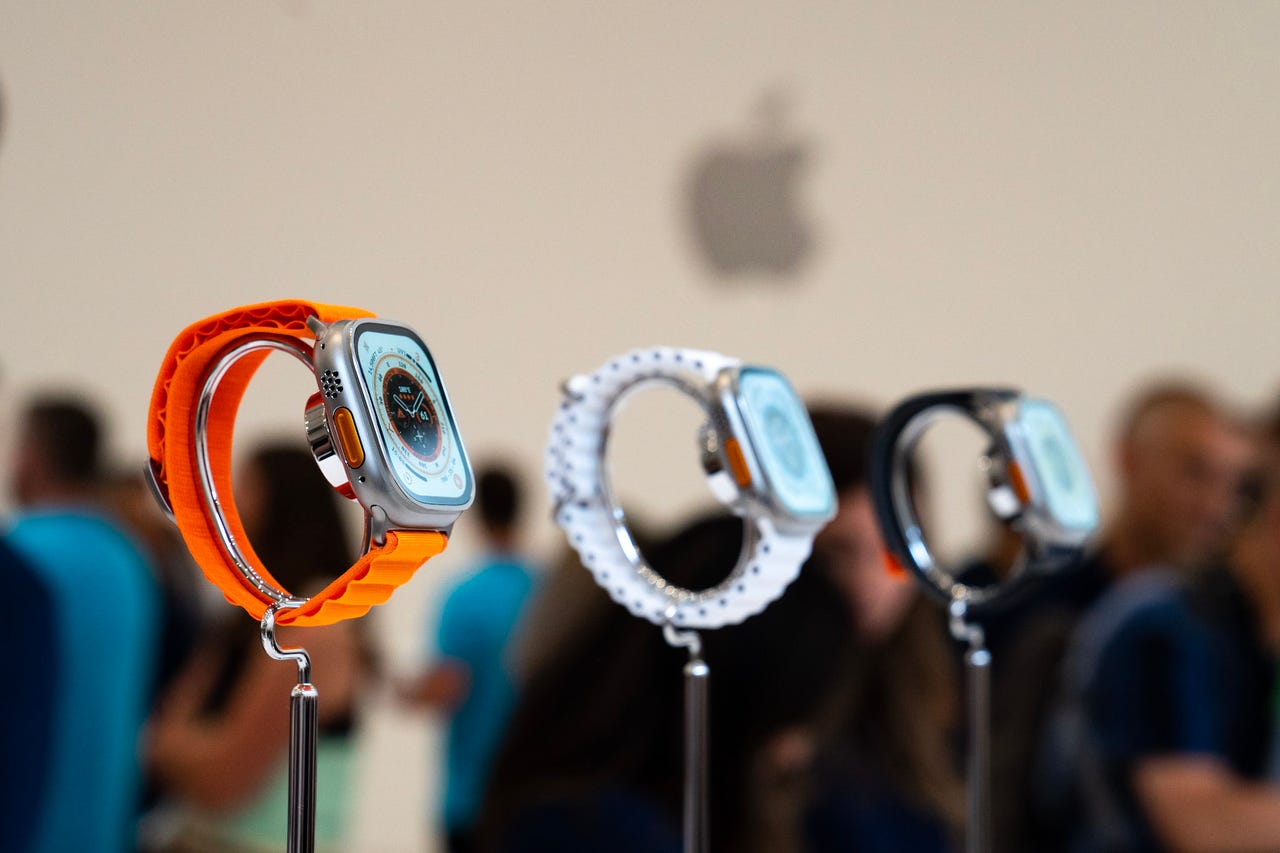 Apple Watch Ultra models set up next to one another