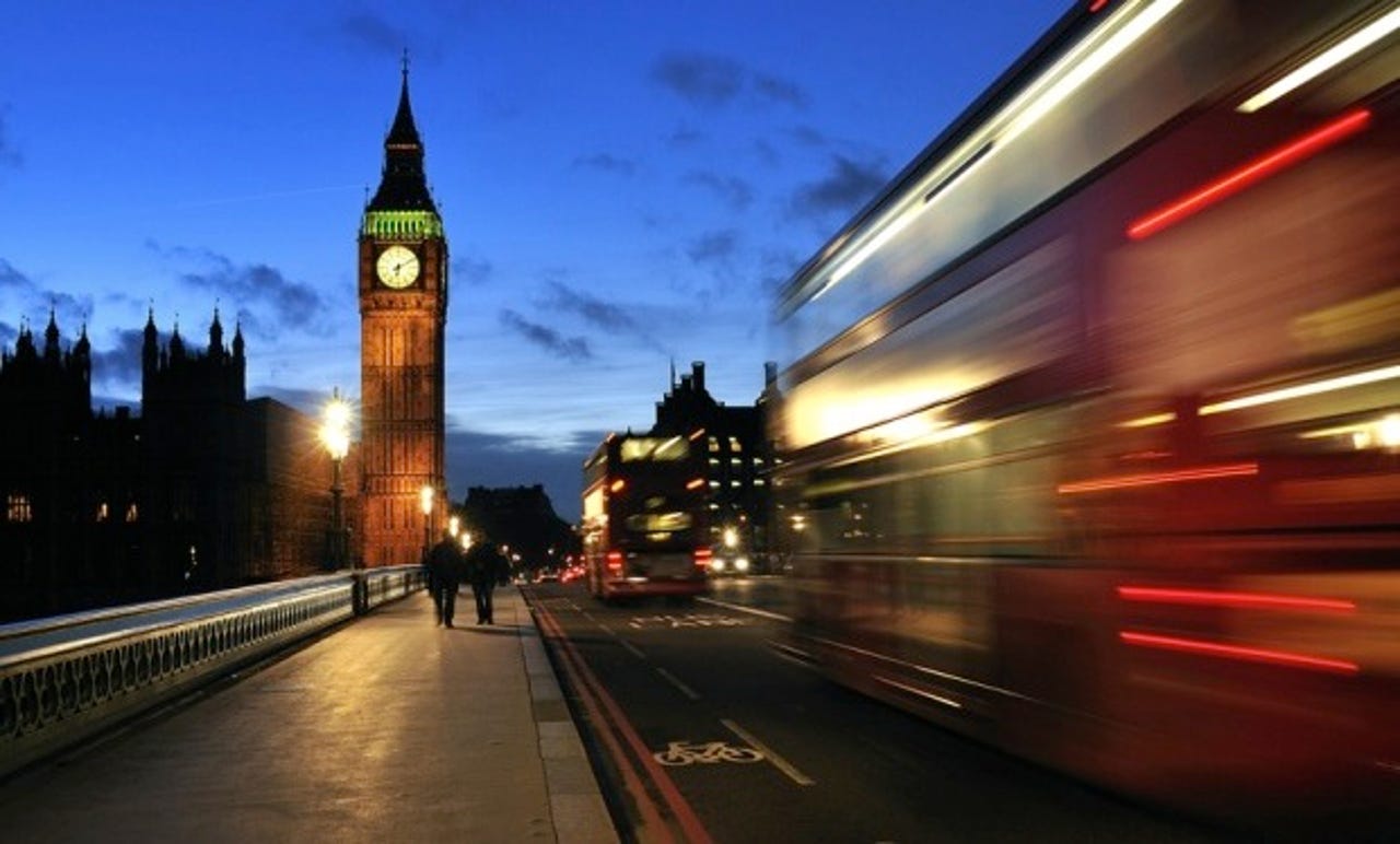 london-westminster-parliament-bus