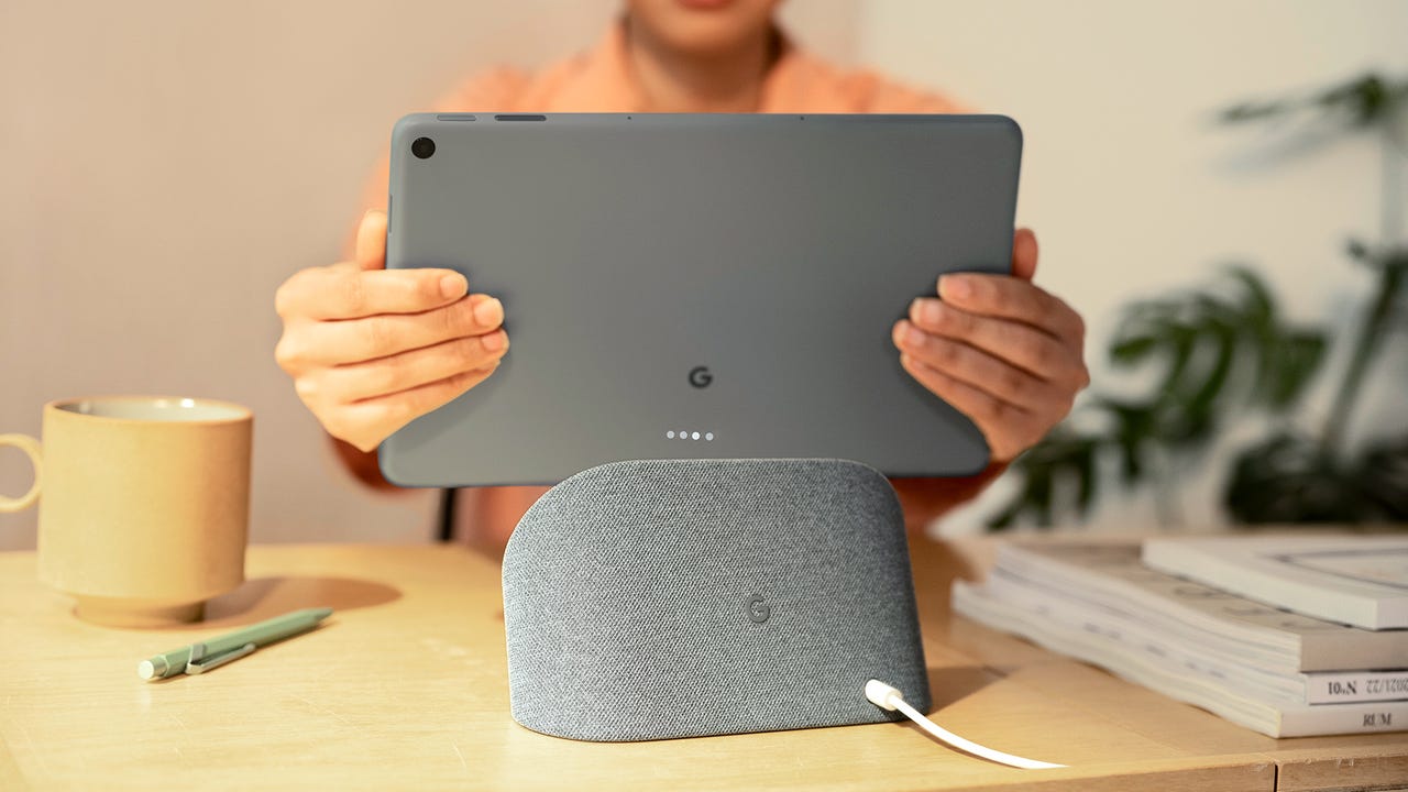 Pixel Tablet Review: Is Google Back?! 